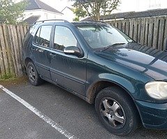 02 Mercedes Benz ML270 d