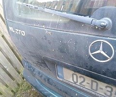 02 Mercedes Benz ML270 d