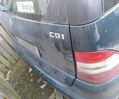 02 Mercedes Benz ML270 d - Image 4/4