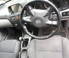 Nissan almera