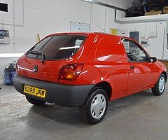 Ford Fiesta Van - Image 4/10