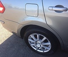 Nissan tiida - Image 6/10