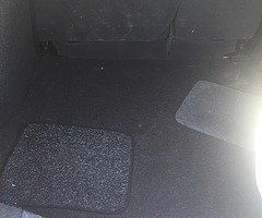 Nissan tiida - Image 8/10