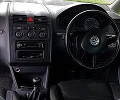 Quick sale Volkswagen Touran Test and tax 2.0TDI 2005 7 seats - Image 10/10