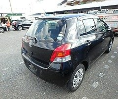 Toyota vitz 2008 Automatic - Image 3/5