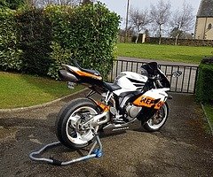 Honda cbr1000rr fireblade