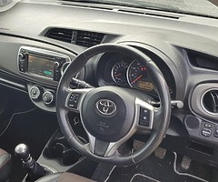 Toyota Yaris 1.3Vvt-i SR - Image 8/10