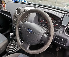 Vând Ford Fiesta din 2006. - Image 6/8