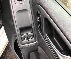 Volkswagen Golf - Image 4/10