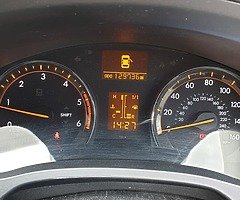Toyota avensis 2010 2.0 d manual - Image 7/7