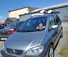 Advertising for someone. 05 Opel Zafira for Sale