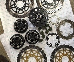 ZX6R and ZX10R brake discs, TC rings and sprocket carriers