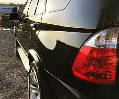 BMW X5 Sport Crew Cab