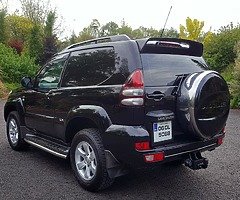 06 Toyota Landcruiser **Price in euro** - Image 5/10