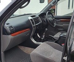 06 Toyota Landcruiser **Price in euro** - Image 7/10