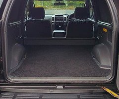 06 Toyota Landcruiser **Price in euro** - Image 8/10