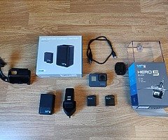 GoPro hero 5 black with dual battery charger - Image 7/7