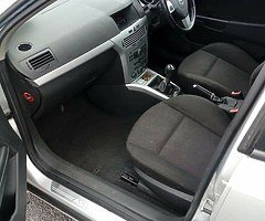 05 Opel Astra H BREAKING - Image 4/6