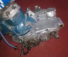 Rm 250 1988 needs crank bearings and a piston! hot rod crank is 100% all casing are good also, full 