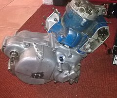 Rm 250 1988 needs crank bearings and a piston! hot rod crank is 100% all casing are good also, full 