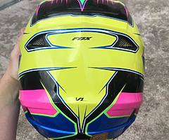 FOX V1 motocross helmet