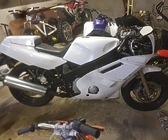 1990 Yamaha Fzr - Image 3/3