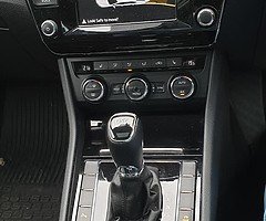 2016 skoda superb 1.6 AUTOMATIC - Image 8/9