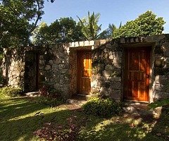 5 houses With Stonewall and POOL