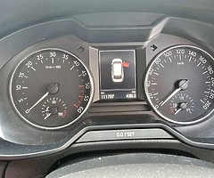 Skoda Octavia Combi 4X4 - Image 6/9
