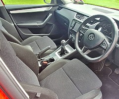 Skoda Octavia Combi 4X4 - Image 7/9