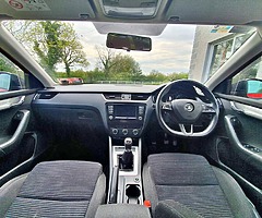 Skoda Octavia Combi 4X4 - Image 8/9