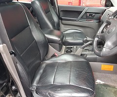 Breaking mitsubishi pajero 3.2 did leather