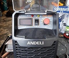 TIG WELDER WITH STAND AND GAS