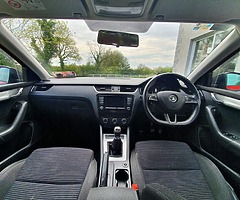 Skoda Octavia Combi 4X4 - Image 9/10