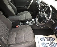 2015 TOYOTA AURIS ICON HYBRID - Image 3/10