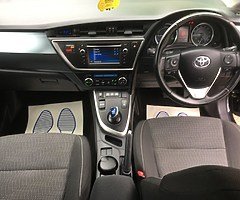 2015 TOYOTA AURIS ICON HYBRID - Image 5/10