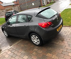 Vauxhall Astra 1.6i exclusive * low miles * - Image 6/10