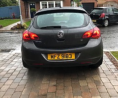 Vauxhall Astra 1.6i exclusive * low miles * - Image 7/10