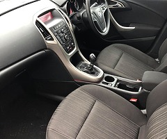 Vauxhall Astra 1.6i exclusive * low miles * - Image 9/10