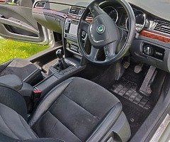 Skoda Superb - Image 7/10