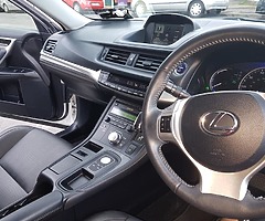 LEXUS CT200H Advance - Image 9/10