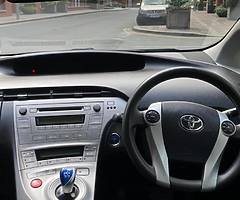 2014 Toyota Prius High Spec - Image 6/10