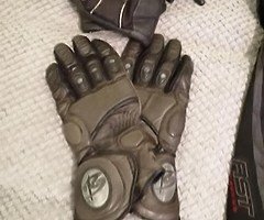 Bike boots and gloves - Image 3/4