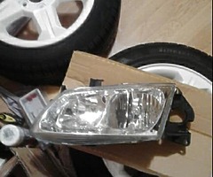 Nissan Almere 2000-2003 passenger side headlight