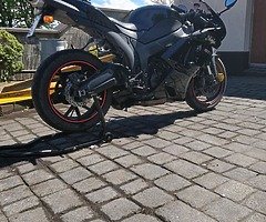 Kawasaki zx6r black edition