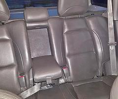SANTA FE LEATHER REAR SEATS WITH SEATBELT.
