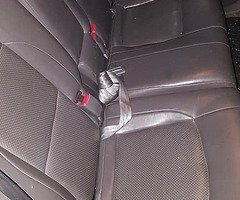 SANTA FE LEATHER REAR SEATS WITH SEATBELT.