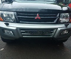 Breaking Mitsubishi pajero 3.2 did 7 seater - Image 3/5