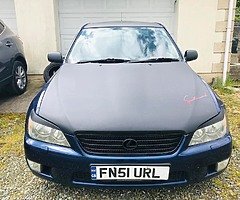 2001 LEXUS IS200