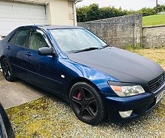 2001 LEXUS IS200 - Image 3/5